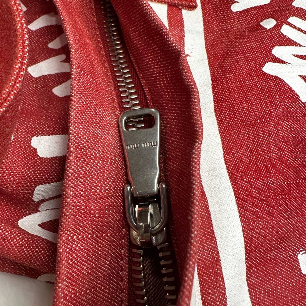 Miu Miu red and White Graphic Tote with zipper and tag-no dust bag - Picture 4 of 13